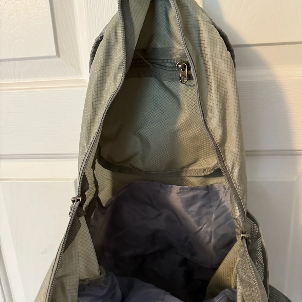 Collapsable/Rollable Backpack - Picture 3 of 5